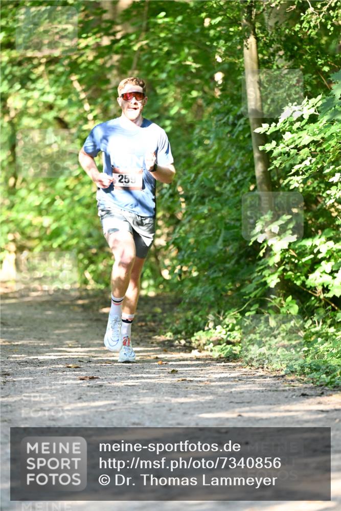06.10.2024 - Bramfelder Halbmarathon 2024 Dr. Thomas Lammeyer http://msf.ph/oto/7340856 06.10.2024 10:46:37 Laufen 259 meine-sportfotos.de