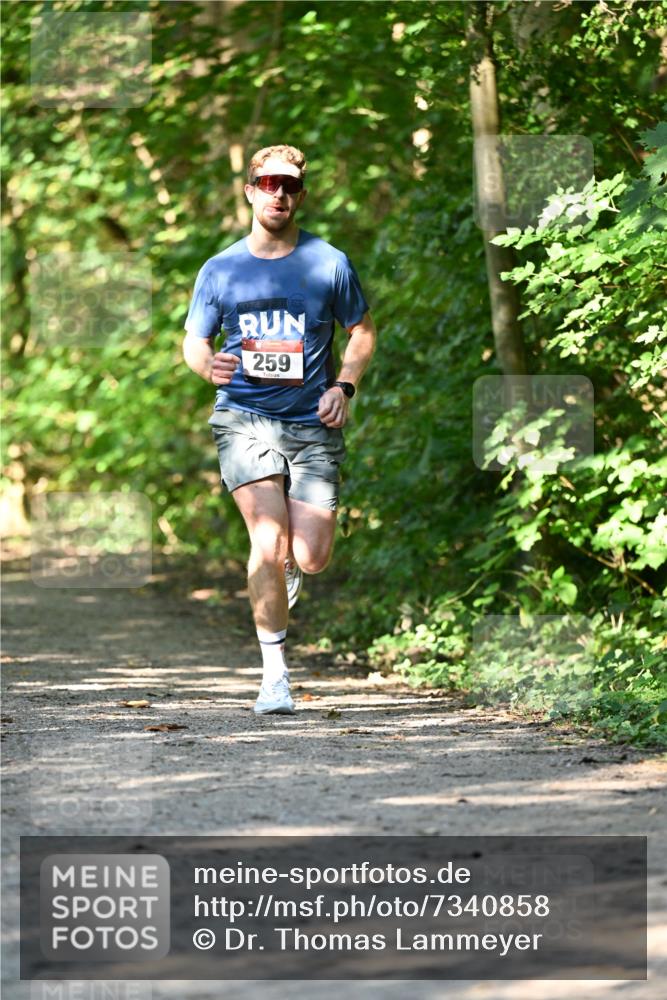 06.10.2024 - Bramfelder Halbmarathon 2024 Dr. Thomas Lammeyer http://msf.ph/oto/7340858 06.10.2024 10:46:37 Laufen 2024, 259 meine-sportfotos.de