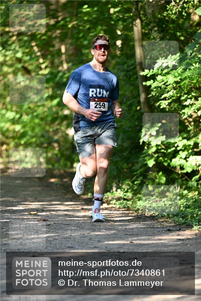 06.10.2024 - Bramfelder Halbmarathon 2024 Dr. Thomas Lammeyer http://msf.ph/oto/7340861 06.10.2024 10:46:38 Laufen 2024, 259 meine-sportfotos.de