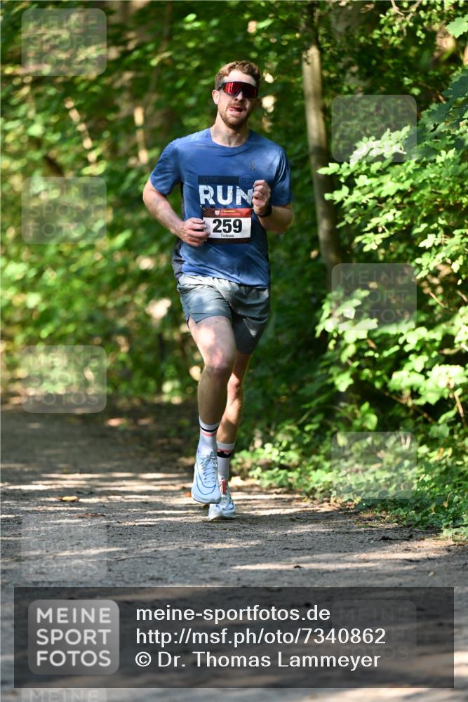 06.10.2024 - Bramfelder Halbmarathon 2024 Dr. Thomas Lammeyer http://msf.ph/oto/7340862 06.10.2024 10:46:38 Laufen 259 meine-sportfotos.de
