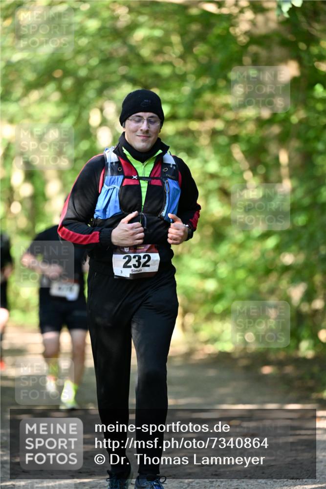 06.10.2024 - Bramfelder Halbmarathon 2024 Dr. Thomas Lammeyer http://msf.ph/oto/7340864 06.10.2024 10:46:39 Laufen 232, 3 meine-sportfotos.de