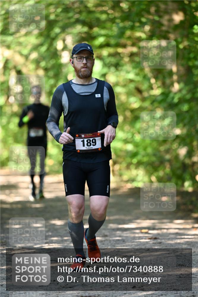 06.10.2024 - Bramfelder Halbmarathon 2024 Dr. Thomas Lammeyer http://msf.ph/oto/7340888 06.10.2024 10:46:44 Laufen 189 meine-sportfotos.de