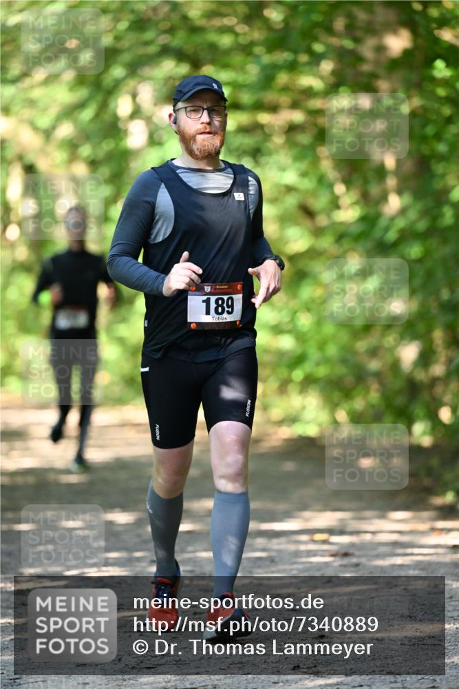 06.10.2024 - Bramfelder Halbmarathon 2024 Dr. Thomas Lammeyer http://msf.ph/oto/7340889 06.10.2024 10:46:44 Laufen 189 meine-sportfotos.de