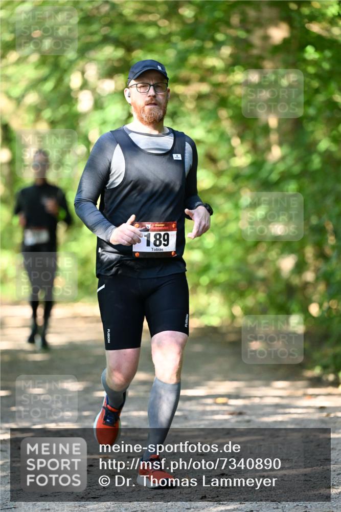 06.10.2024 - Bramfelder Halbmarathon 2024 Dr. Thomas Lammeyer http://msf.ph/oto/7340890 06.10.2024 10:46:45 Laufen 33, 189 meine-sportfotos.de