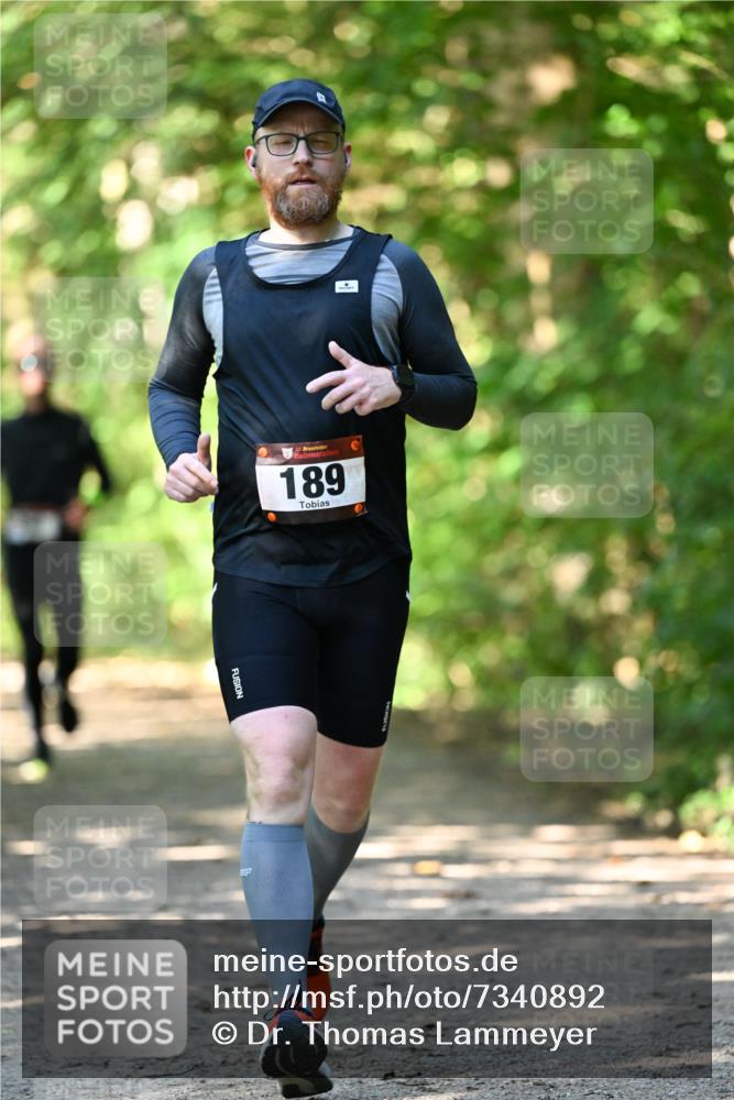 06.10.2024 - Bramfelder Halbmarathon 2024 Dr. Thomas Lammeyer http://msf.ph/oto/7340892 06.10.2024 10:46:45 Laufen 33, 189 meine-sportfotos.de