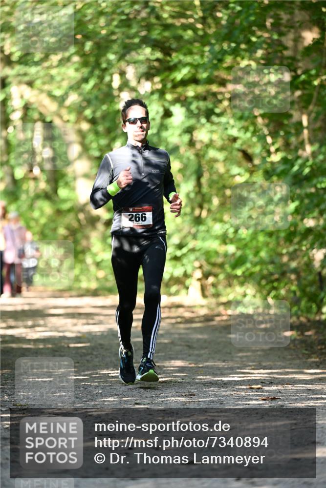 06.10.2024 - Bramfelder Halbmarathon 2024 Dr. Thomas Lammeyer http://msf.ph/oto/7340894 06.10.2024 10:46:47 Laufen 266 meine-sportfotos.de