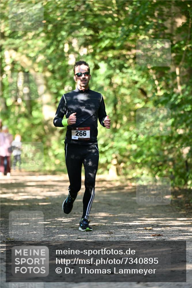 06.10.2024 - Bramfelder Halbmarathon 2024 Dr. Thomas Lammeyer http://msf.ph/oto/7340895 06.10.2024 10:46:47 Laufen 266, 209 meine-sportfotos.de