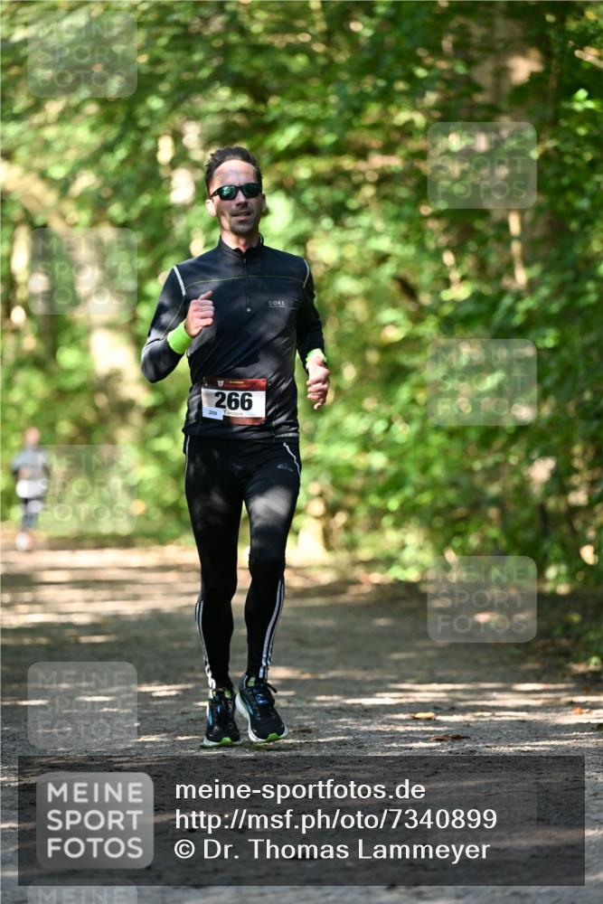 06.10.2024 - Bramfelder Halbmarathon 2024 Dr. Thomas Lammeyer http://msf.ph/oto/7340899 06.10.2024 10:46:48 Laufen 266, 209 meine-sportfotos.de