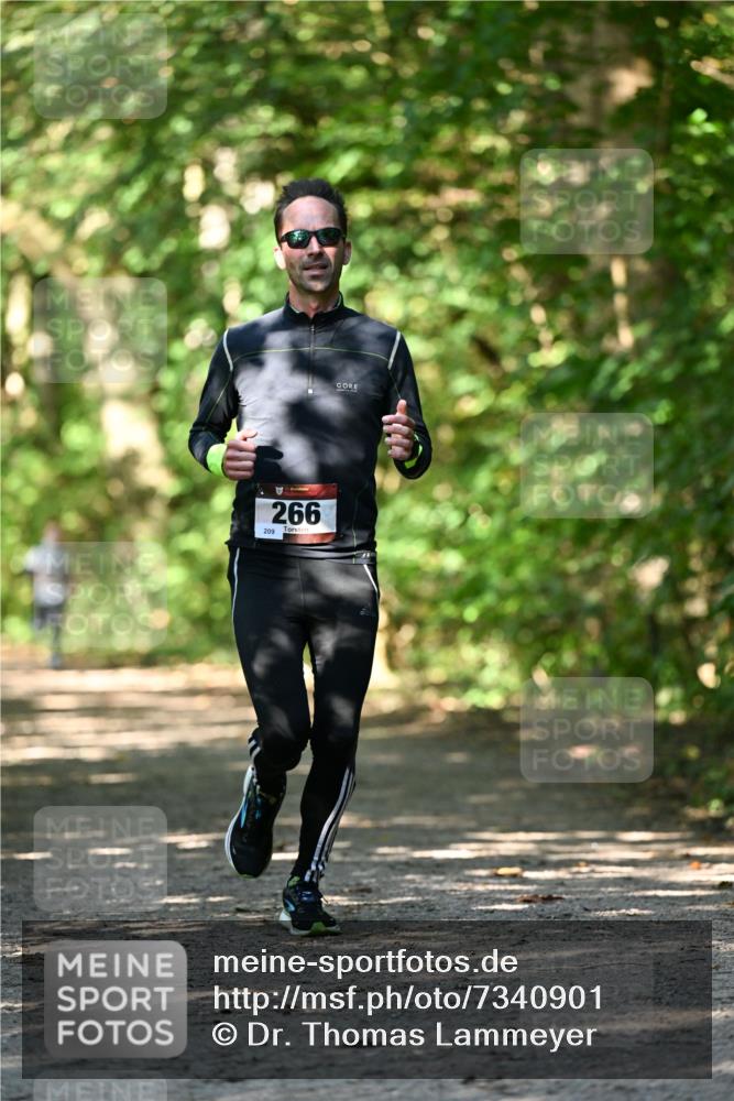 06.10.2024 - Bramfelder Halbmarathon 2024 Dr. Thomas Lammeyer http://msf.ph/oto/7340901 06.10.2024 10:46:48 Laufen 266, 209 meine-sportfotos.de