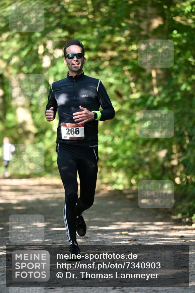 06.10.2024 - Bramfelder Halbmarathon 2024 Dr. Thomas Lammeyer http://msf.ph/oto/7340903 06.10.2024 10:46:48 Laufen 209, 266 meine-sportfotos.de