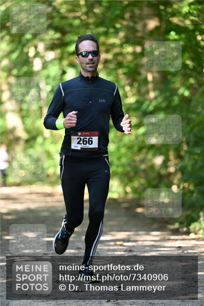 06.10.2024 - Bramfelder Halbmarathon 2024 Dr. Thomas Lammeyer http://msf.ph/oto/7340906 06.10.2024 10:46:49 Laufen 266, 209 meine-sportfotos.de