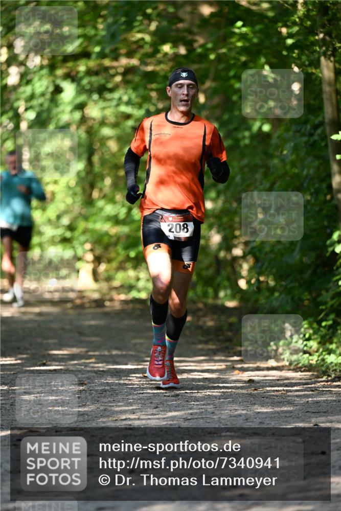 06.10.2024 - Bramfelder Halbmarathon 2024 Dr. Thomas Lammeyer http://msf.ph/oto/7340941 06.10.2024 10:47:06 Laufen 208 meine-sportfotos.de
