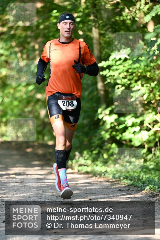 06.10.2024 - Bramfelder Halbmarathon 2024 Dr. Thomas Lammeyer http://msf.ph/oto/7340947 06.10.2024 10:47:06 Laufen 208, 49 meine-sportfotos.de