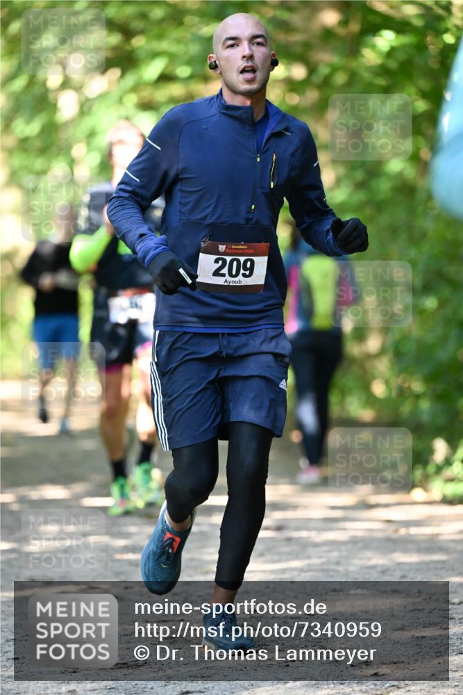 06.10.2024 - Bramfelder Halbmarathon 2024 Dr. Thomas Lammeyer http://msf.ph/oto/7340959 06.10.2024 10:47:14 Laufen 33, 209 meine-sportfotos.de