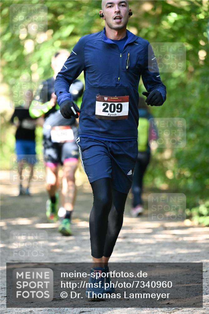 06.10.2024 - Bramfelder Halbmarathon 2024 Dr. Thomas Lammeyer http://msf.ph/oto/7340960 06.10.2024 10:47:14 Laufen 33, 209 meine-sportfotos.de