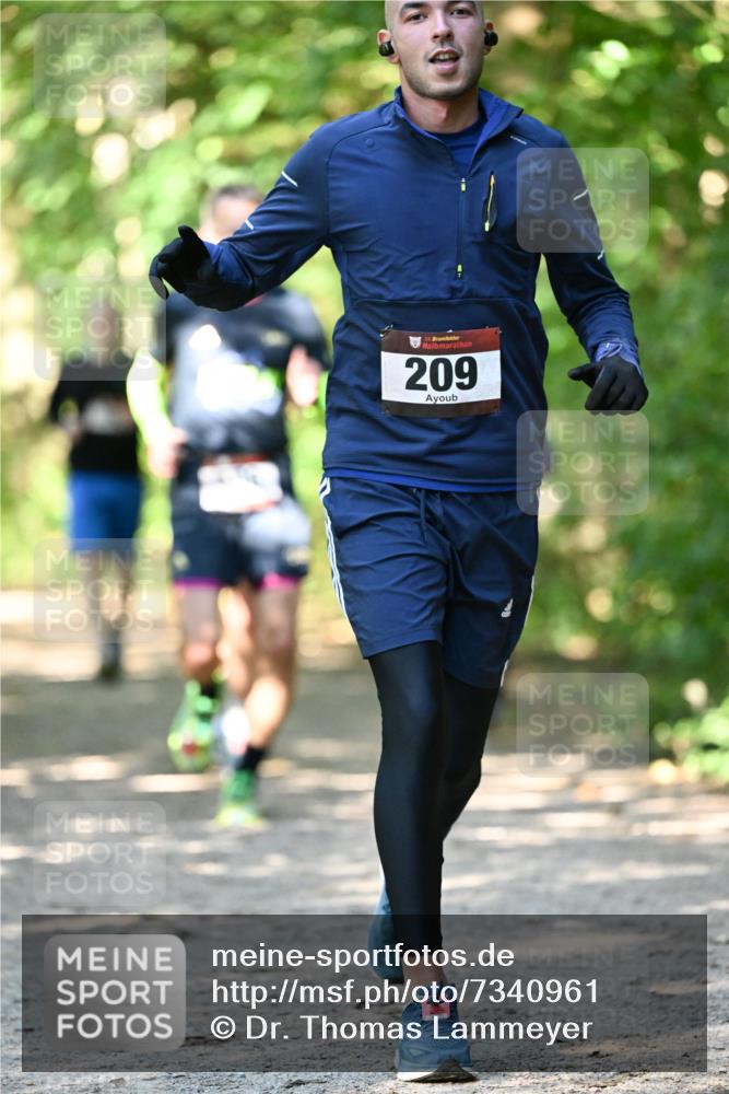 06.10.2024 - Bramfelder Halbmarathon 2024 Dr. Thomas Lammeyer http://msf.ph/oto/7340961 06.10.2024 10:47:14 Laufen 33, 209 meine-sportfotos.de