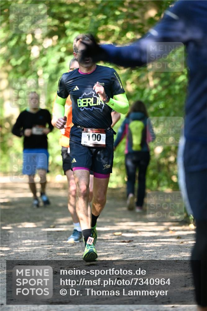 06.10.2024 - Bramfelder Halbmarathon 2024 Dr. Thomas Lammeyer http://msf.ph/oto/7340964 06.10.2024 10:47:15 Laufen 236, 100, 50 meine-sportfotos.de
