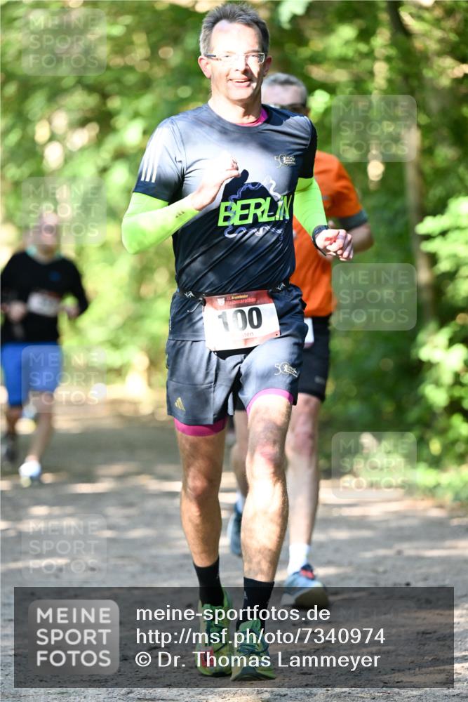 06.10.2024 - Bramfelder Halbmarathon 2024 Dr. Thomas Lammeyer http://msf.ph/oto/7340974 06.10.2024 10:47:17 Laufen 33, 100 meine-sportfotos.de
