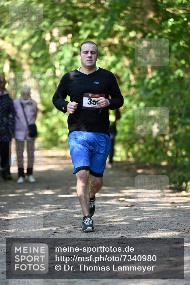 06.10.2024 - Bramfelder Halbmarathon 2024 Dr. Thomas Lammeyer http://msf.ph/oto/7340980 06.10.2024 10:47:19 Laufen 35 meine-sportfotos.de