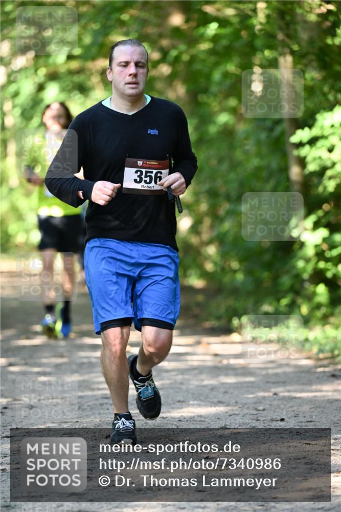 06.10.2024 - Bramfelder Halbmarathon 2024 Dr. Thomas Lammeyer http://msf.ph/oto/7340986 06.10.2024 10:47:20 Laufen 33, 356 meine-sportfotos.de