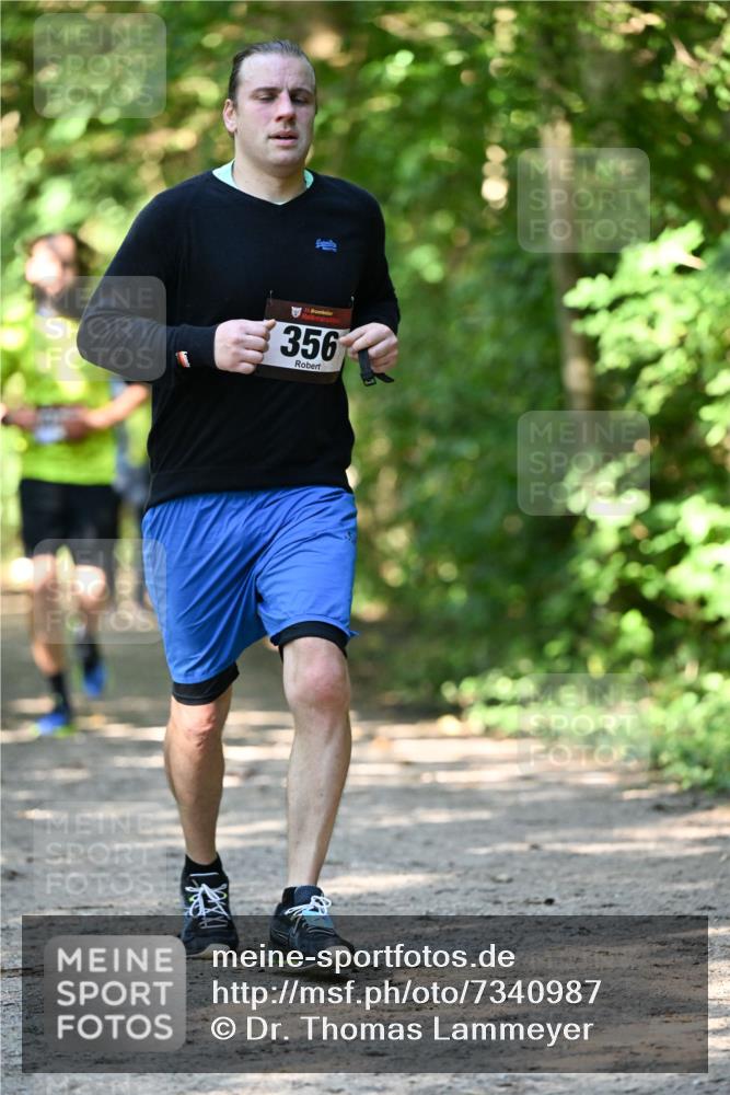 06.10.2024 - Bramfelder Halbmarathon 2024 Dr. Thomas Lammeyer http://msf.ph/oto/7340987 06.10.2024 10:47:20 Laufen 33, 356 meine-sportfotos.de