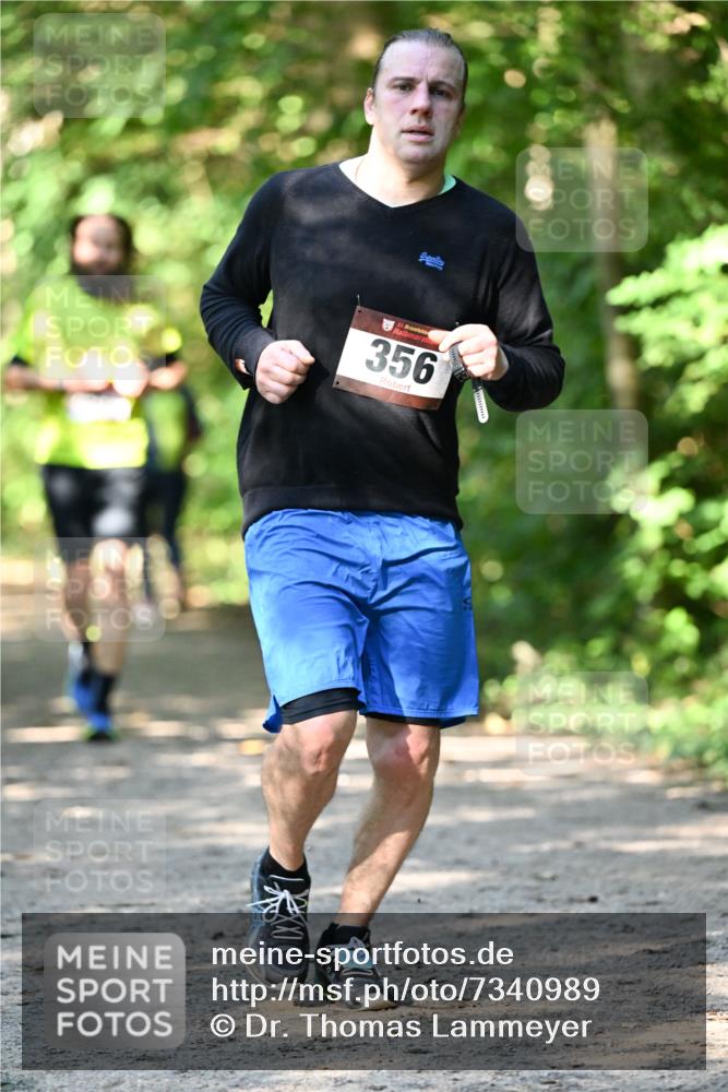 06.10.2024 - Bramfelder Halbmarathon 2024 Dr. Thomas Lammeyer http://msf.ph/oto/7340989 06.10.2024 10:47:21 Laufen 33, 356 meine-sportfotos.de