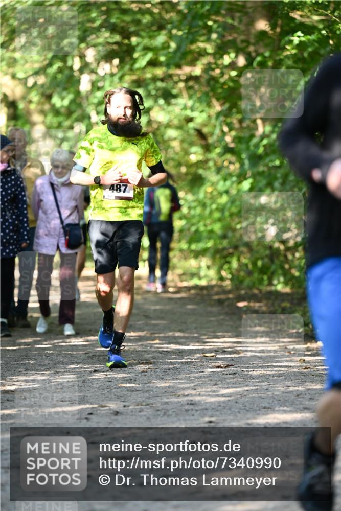 06.10.2024 - Bramfelder Halbmarathon 2024 Dr. Thomas Lammeyer http://msf.ph/oto/7340990 06.10.2024 10:47:21 Laufen 487 meine-sportfotos.de