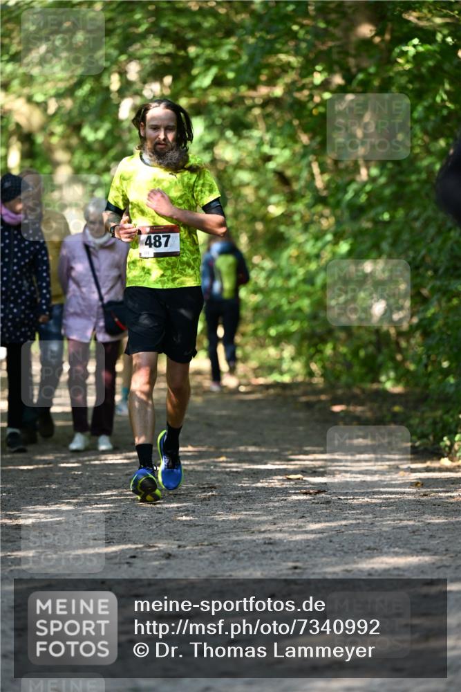 06.10.2024 - Bramfelder Halbmarathon 2024 Dr. Thomas Lammeyer http://msf.ph/oto/7340992 06.10.2024 10:47:22 Laufen 487 meine-sportfotos.de