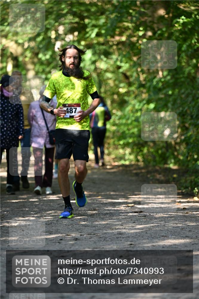 06.10.2024 - Bramfelder Halbmarathon 2024 Dr. Thomas Lammeyer http://msf.ph/oto/7340993 06.10.2024 10:47:22 Laufen 487 meine-sportfotos.de