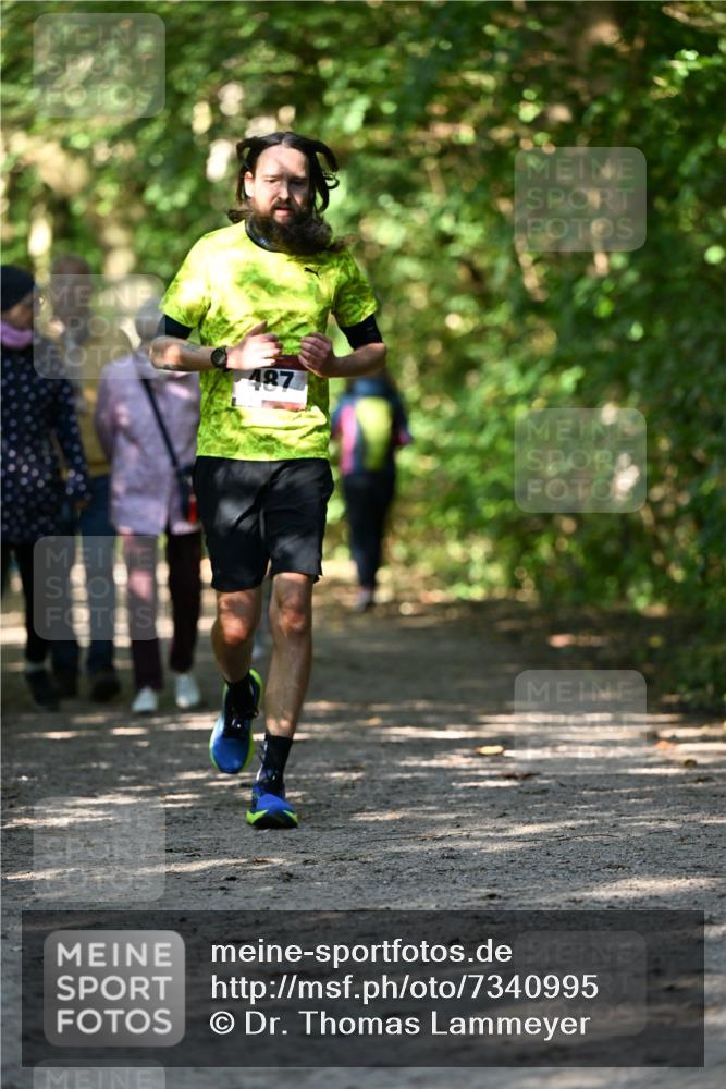 06.10.2024 - Bramfelder Halbmarathon 2024 Dr. Thomas Lammeyer http://msf.ph/oto/7340995 06.10.2024 10:47:22 Laufen 487 meine-sportfotos.de