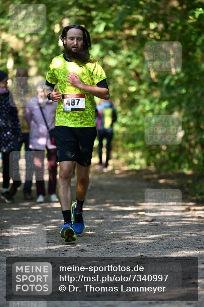 06.10.2024 - Bramfelder Halbmarathon 2024 Dr. Thomas Lammeyer http://msf.ph/oto/7340997 06.10.2024 10:47:22 Laufen 487, 233 meine-sportfotos.de