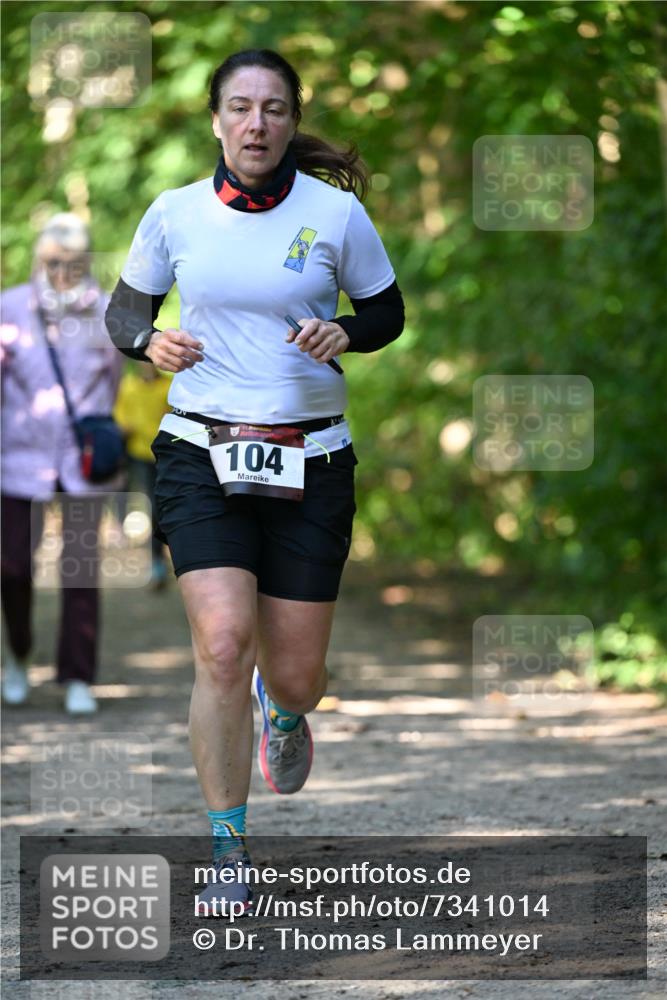 06.10.2024 - Bramfelder Halbmarathon 2024 Dr. Thomas Lammeyer http://msf.ph/oto/7341014 06.10.2024 10:47:27 Laufen 33, 104 meine-sportfotos.de
