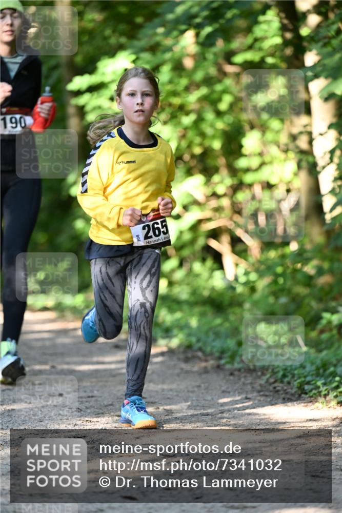 06.10.2024 - Bramfelder Halbmarathon 2024 Dr. Thomas Lammeyer http://msf.ph/oto/7341032 06.10.2024 10:47:33 Laufen 190, 208, 265 meine-sportfotos.de