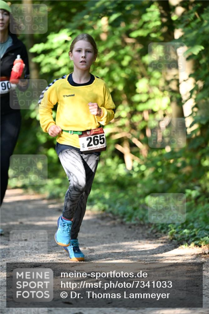 06.10.2024 - Bramfelder Halbmarathon 2024 Dr. Thomas Lammeyer http://msf.ph/oto/7341033 06.10.2024 10:47:33 Laufen 90, 208, 53, 265 meine-sportfotos.de