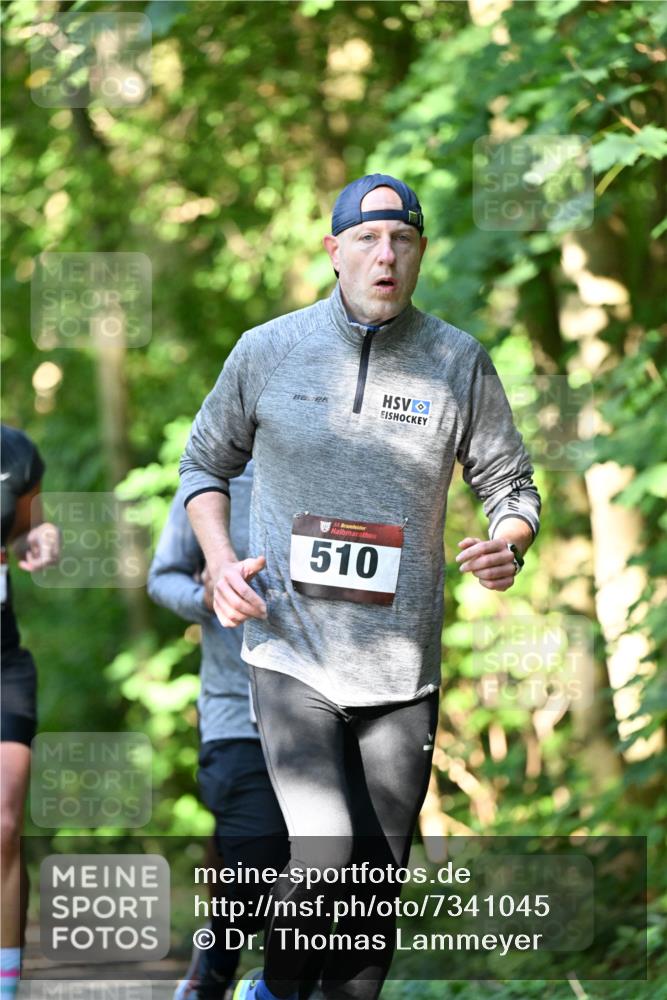 06.10.2024 - Bramfelder Halbmarathon 2024 Dr. Thomas Lammeyer http://msf.ph/oto/7341045 06.10.2024 10:47:36 Laufen 3, 510 meine-sportfotos.de