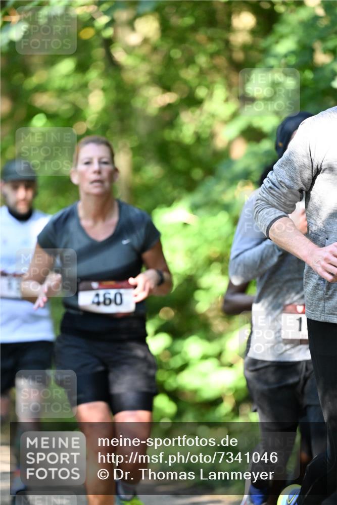 06.10.2024 - Bramfelder Halbmarathon 2024 Dr. Thomas Lammeyer http://msf.ph/oto/7341046 06.10.2024 10:47:36 Laufen 460, 1 meine-sportfotos.de