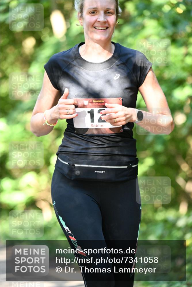 06.10.2024 - Bramfelder Halbmarathon 2024 Dr. Thomas Lammeyer http://msf.ph/oto/7341058 06.10.2024 10:47:43 Laufen 33, 12 meine-sportfotos.de