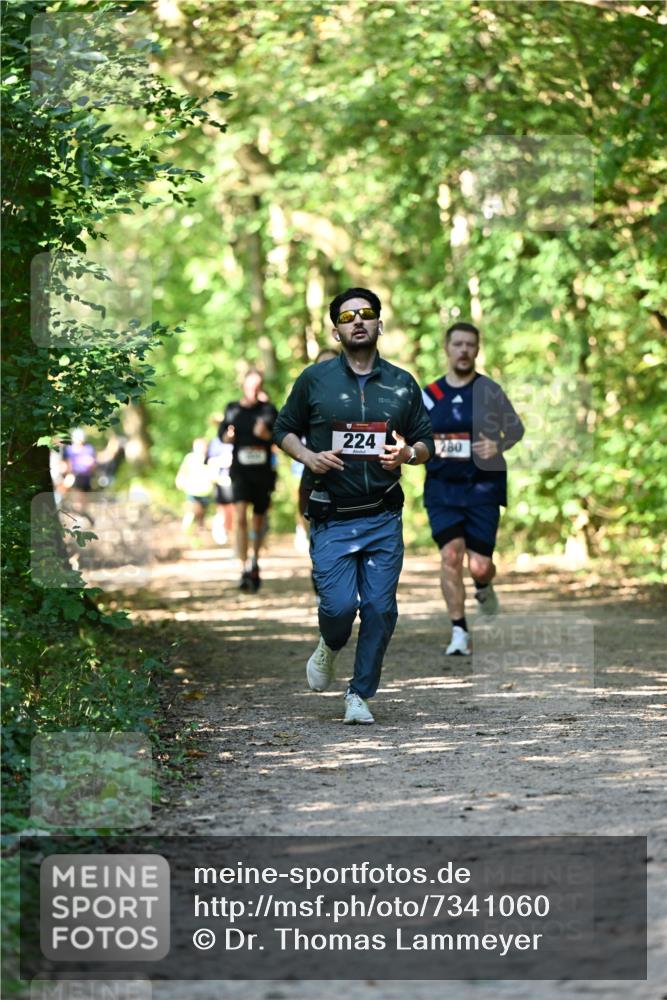 06.10.2024 - Bramfelder Halbmarathon 2024 Dr. Thomas Lammeyer http://msf.ph/oto/7341060 06.10.2024 10:47:49 Laufen 224, 14, 280 meine-sportfotos.de