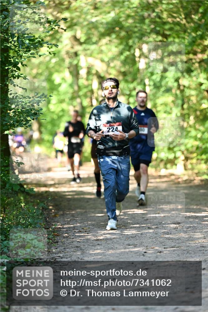 06.10.2024 - Bramfelder Halbmarathon 2024 Dr. Thomas Lammeyer http://msf.ph/oto/7341062 06.10.2024 10:47:49 Laufen 224 meine-sportfotos.de