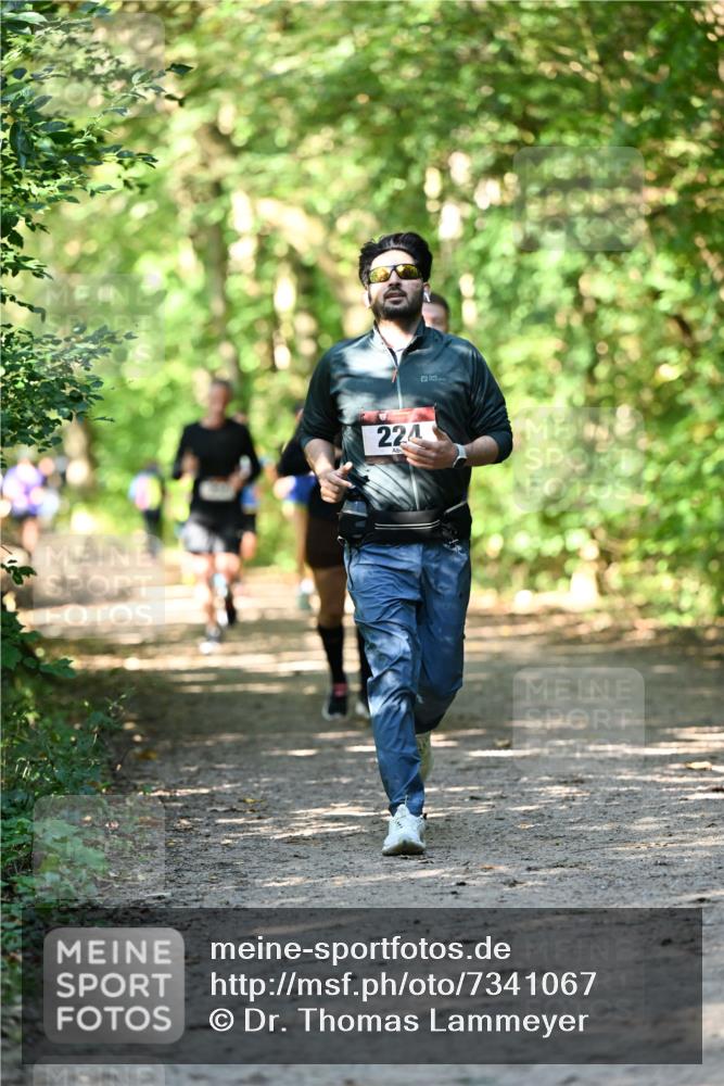 06.10.2024 - Bramfelder Halbmarathon 2024 Dr. Thomas Lammeyer http://msf.ph/oto/7341067 06.10.2024 10:47:50 Laufen 224 meine-sportfotos.de