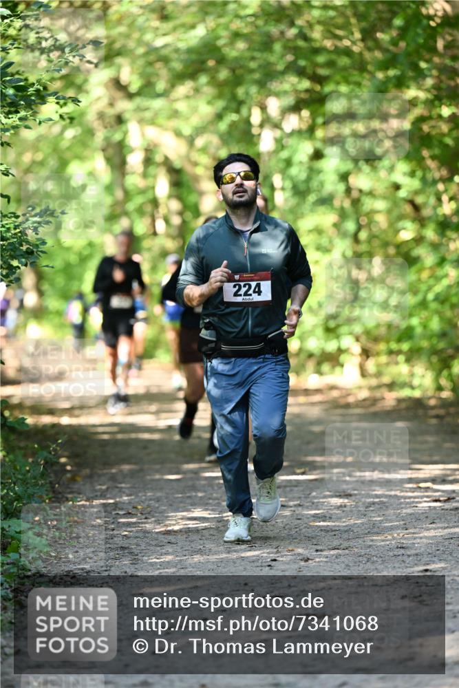 06.10.2024 - Bramfelder Halbmarathon 2024 Dr. Thomas Lammeyer http://msf.ph/oto/7341068 06.10.2024 10:47:50 Laufen 224 meine-sportfotos.de