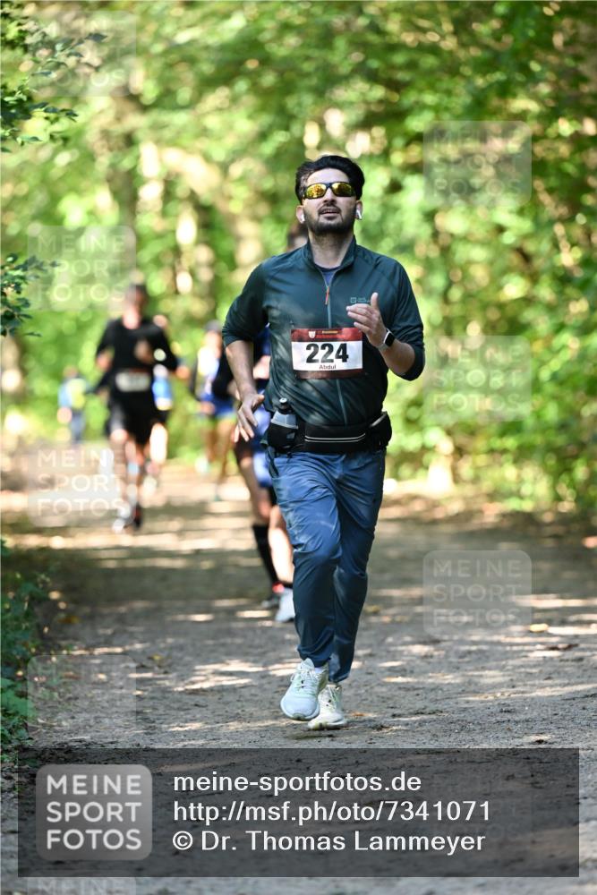 06.10.2024 - Bramfelder Halbmarathon 2024 Dr. Thomas Lammeyer http://msf.ph/oto/7341071 06.10.2024 10:47:51 Laufen 224 meine-sportfotos.de