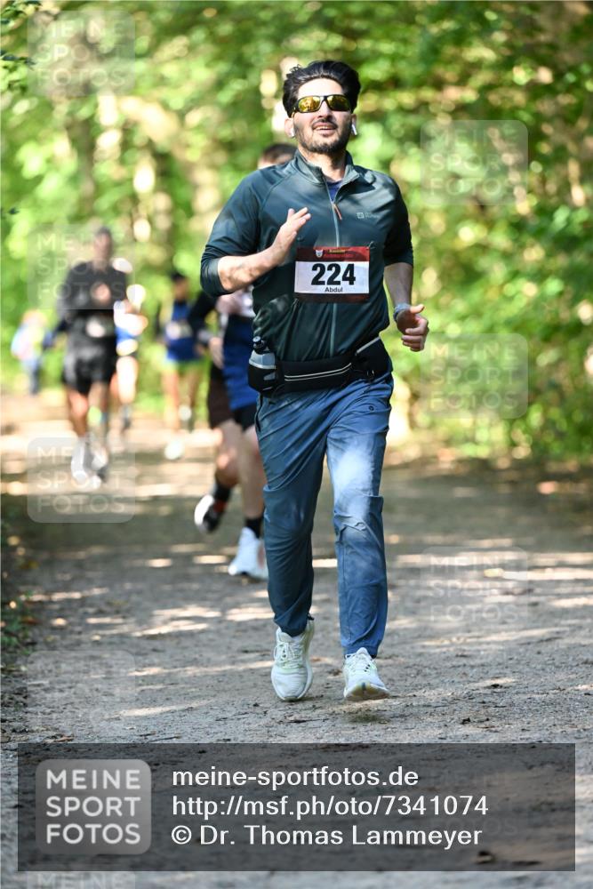 06.10.2024 - Bramfelder Halbmarathon 2024 Dr. Thomas Lammeyer http://msf.ph/oto/7341074 06.10.2024 10:47:51 Laufen 224 meine-sportfotos.de