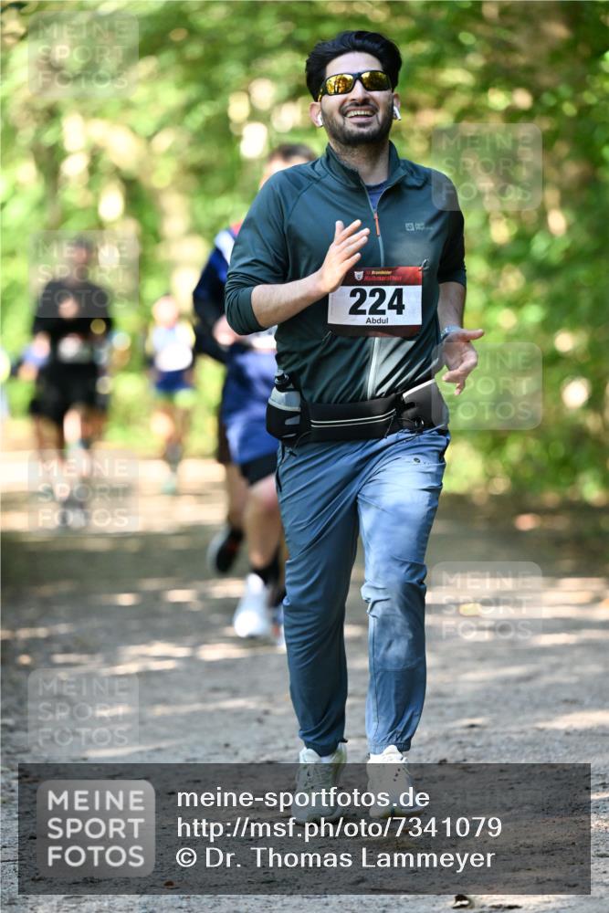 06.10.2024 - Bramfelder Halbmarathon 2024 Dr. Thomas Lammeyer http://msf.ph/oto/7341079 06.10.2024 10:47:52 Laufen 3, 224 meine-sportfotos.de