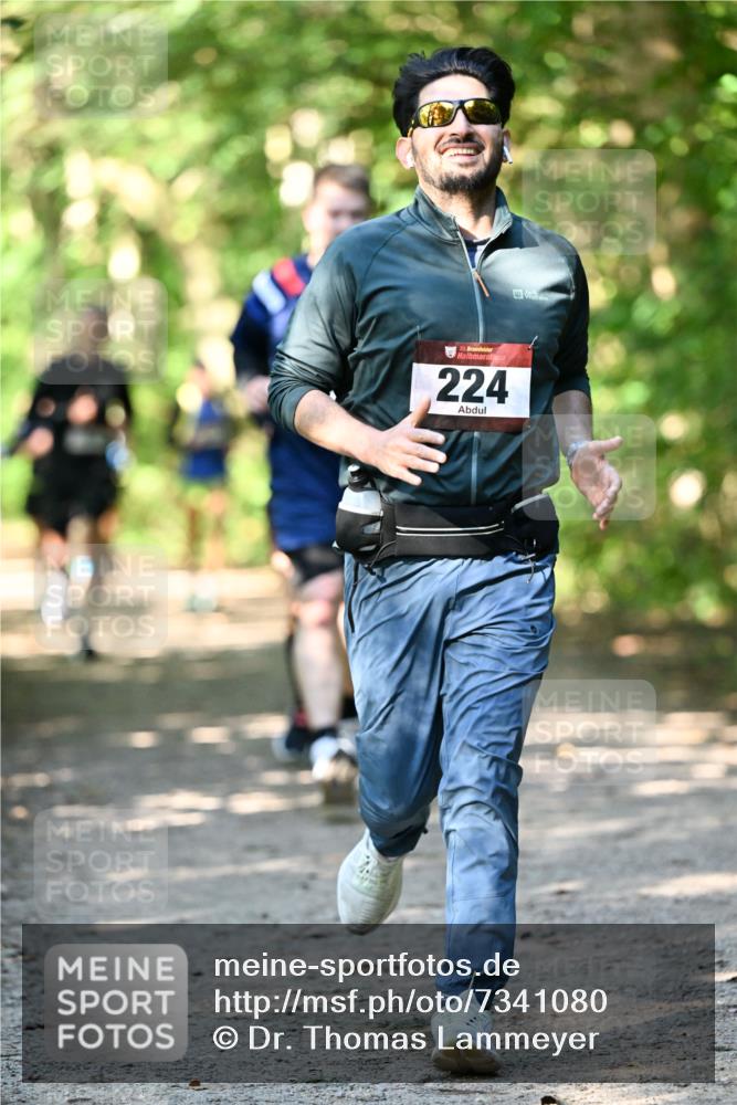 06.10.2024 - Bramfelder Halbmarathon 2024 Dr. Thomas Lammeyer http://msf.ph/oto/7341080 06.10.2024 10:47:52 Laufen 33, 224 meine-sportfotos.de