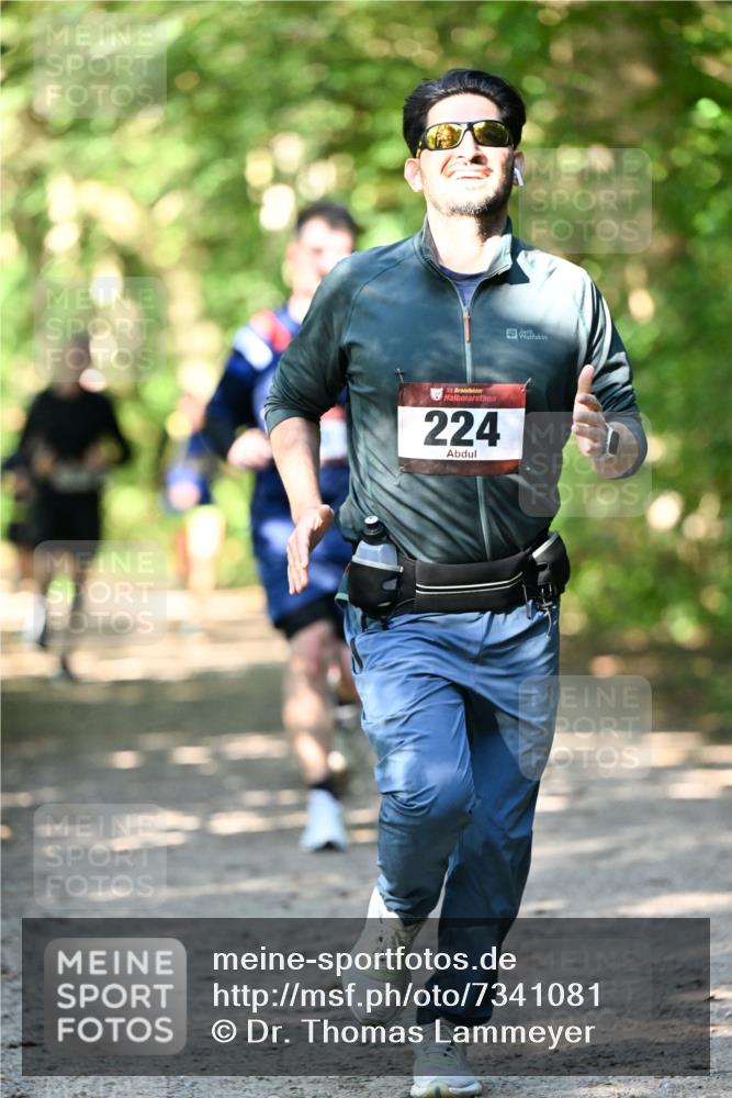 06.10.2024 - Bramfelder Halbmarathon 2024 Dr. Thomas Lammeyer http://msf.ph/oto/7341081 06.10.2024 10:47:52 Laufen 33, 224 meine-sportfotos.de