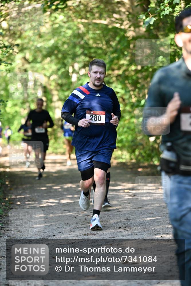 06.10.2024 - Bramfelder Halbmarathon 2024 Dr. Thomas Lammeyer http://msf.ph/oto/7341084 06.10.2024 10:47:53 Laufen 280 meine-sportfotos.de