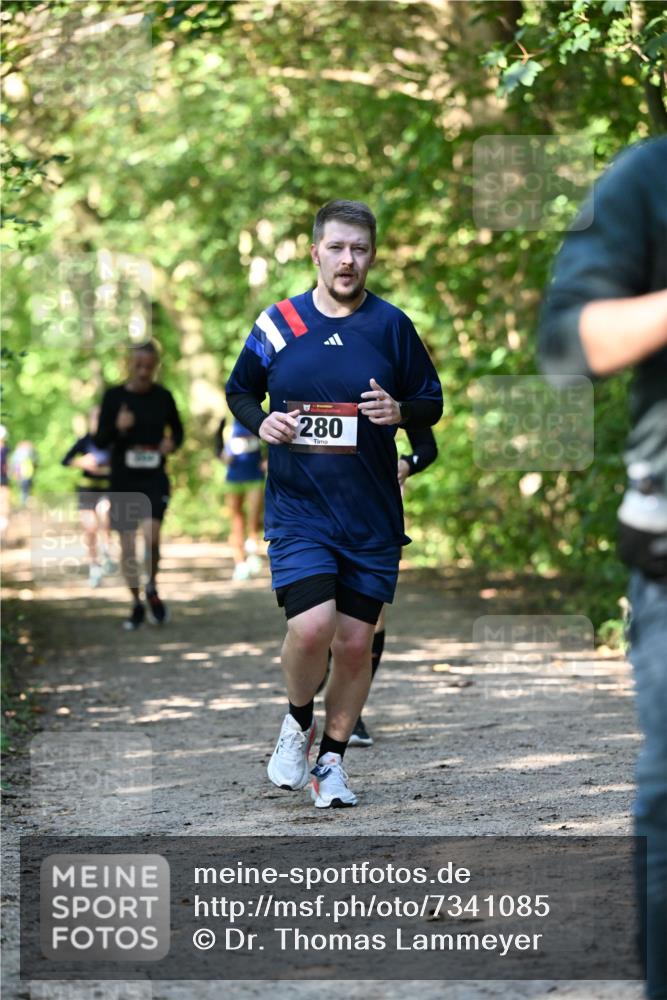 06.10.2024 - Bramfelder Halbmarathon 2024 Dr. Thomas Lammeyer http://msf.ph/oto/7341085 06.10.2024 10:47:53 Laufen 280 meine-sportfotos.de