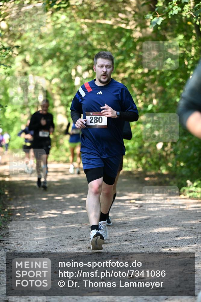 06.10.2024 - Bramfelder Halbmarathon 2024 Dr. Thomas Lammeyer http://msf.ph/oto/7341086 06.10.2024 10:47:53 Laufen 280 meine-sportfotos.de
