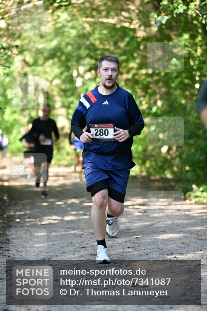 06.10.2024 - Bramfelder Halbmarathon 2024 Dr. Thomas Lammeyer http://msf.ph/oto/7341087 06.10.2024 10:47:53 Laufen 280 meine-sportfotos.de